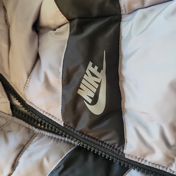 Toddler Nike coat and winter boots - Picture 9 of 12